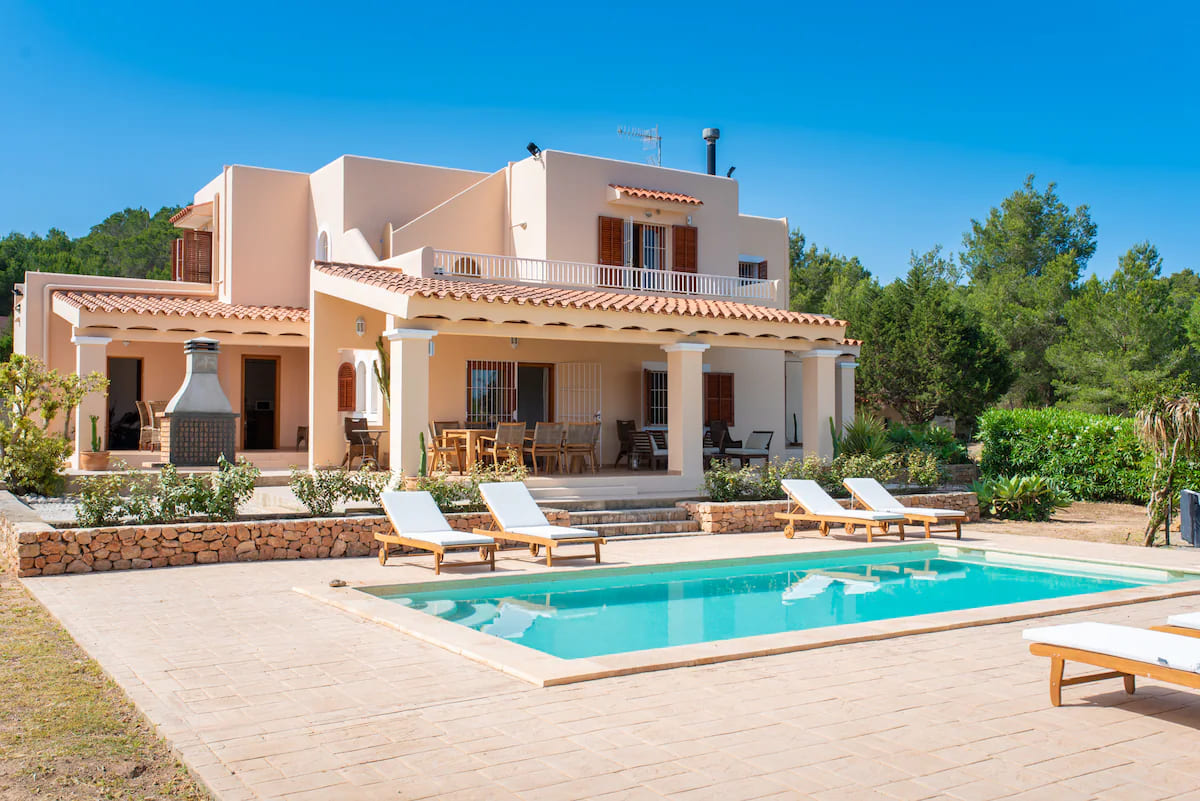 Sicherheitskameras für Villen auf Ibiza